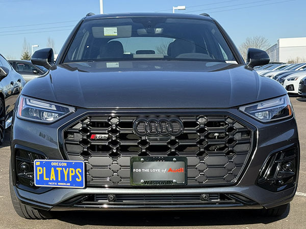 A 2nd Gen Audi SQ5 with a CravenSpeed Platypus License Plate Mount